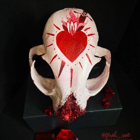 Bloody Ruby Red Valentine Skull - Picture 3 of 4